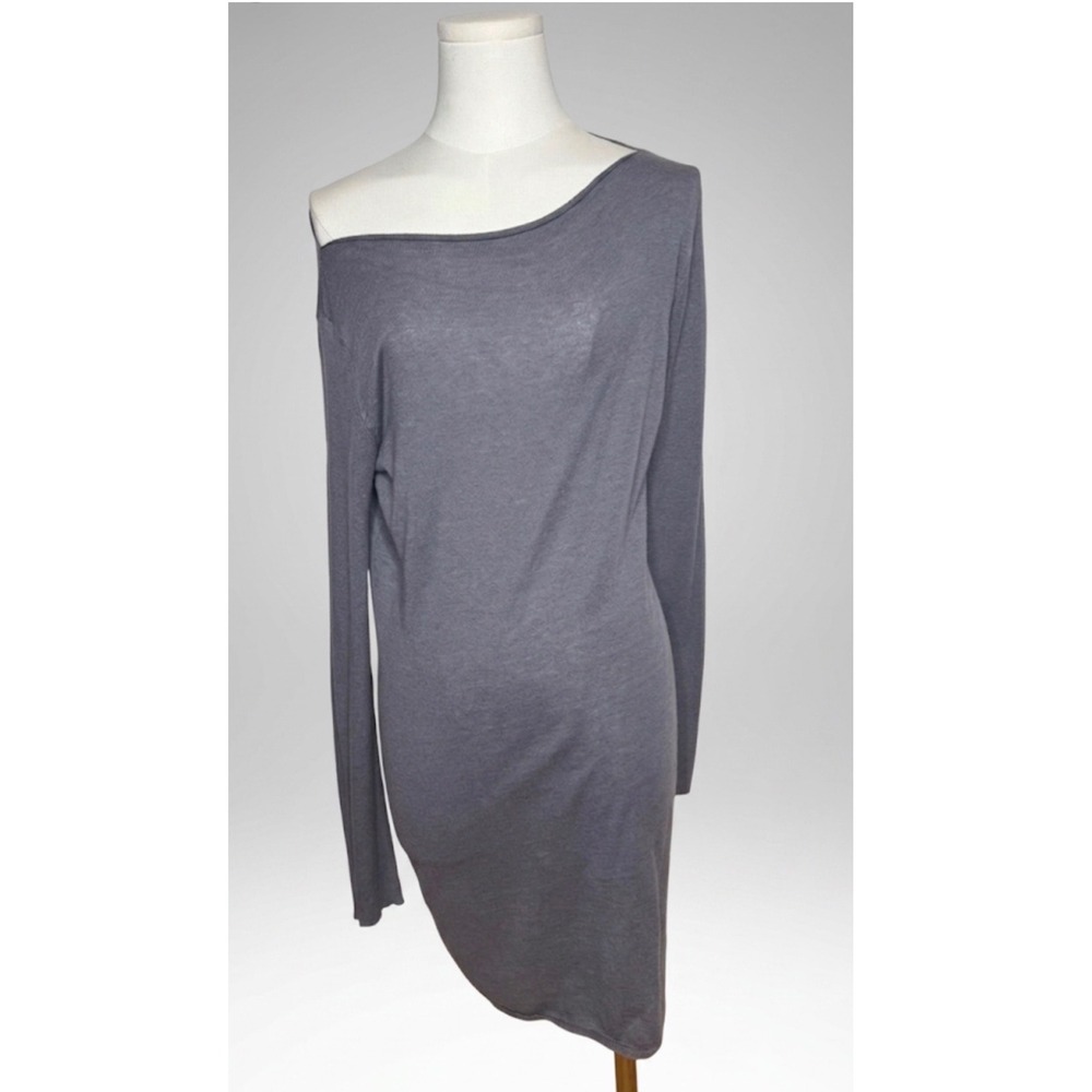 Cashmere Knit Off-Shoulder Jarbo T-Shirt‎ Dress